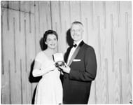Mercedes McCambridge at the best advertising painting award, 1956 (Image via Getty)