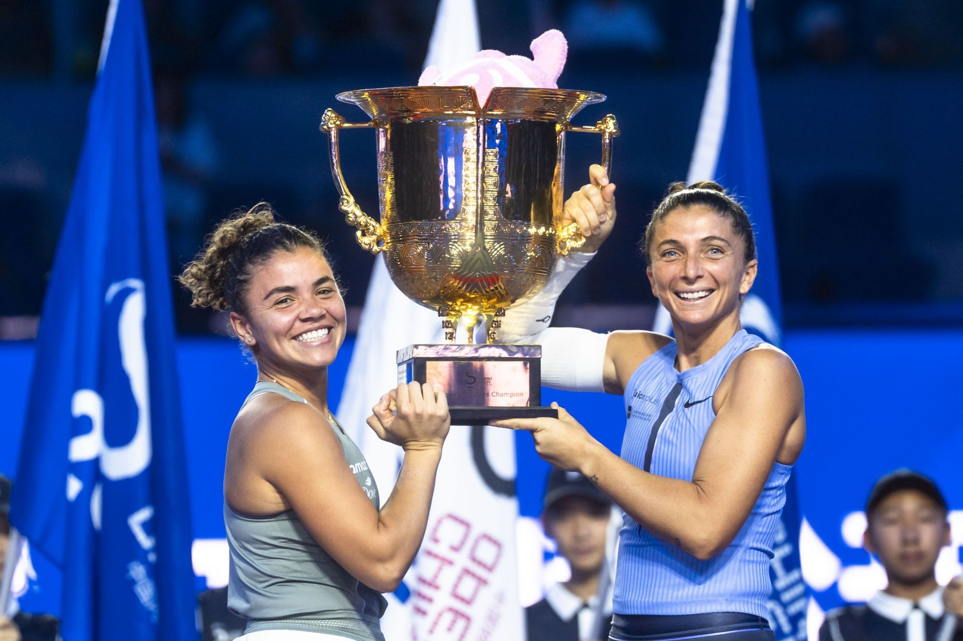 Jasmine Paolini and Sara Errani pictured at the 2025 China Open | Image Source: Getty