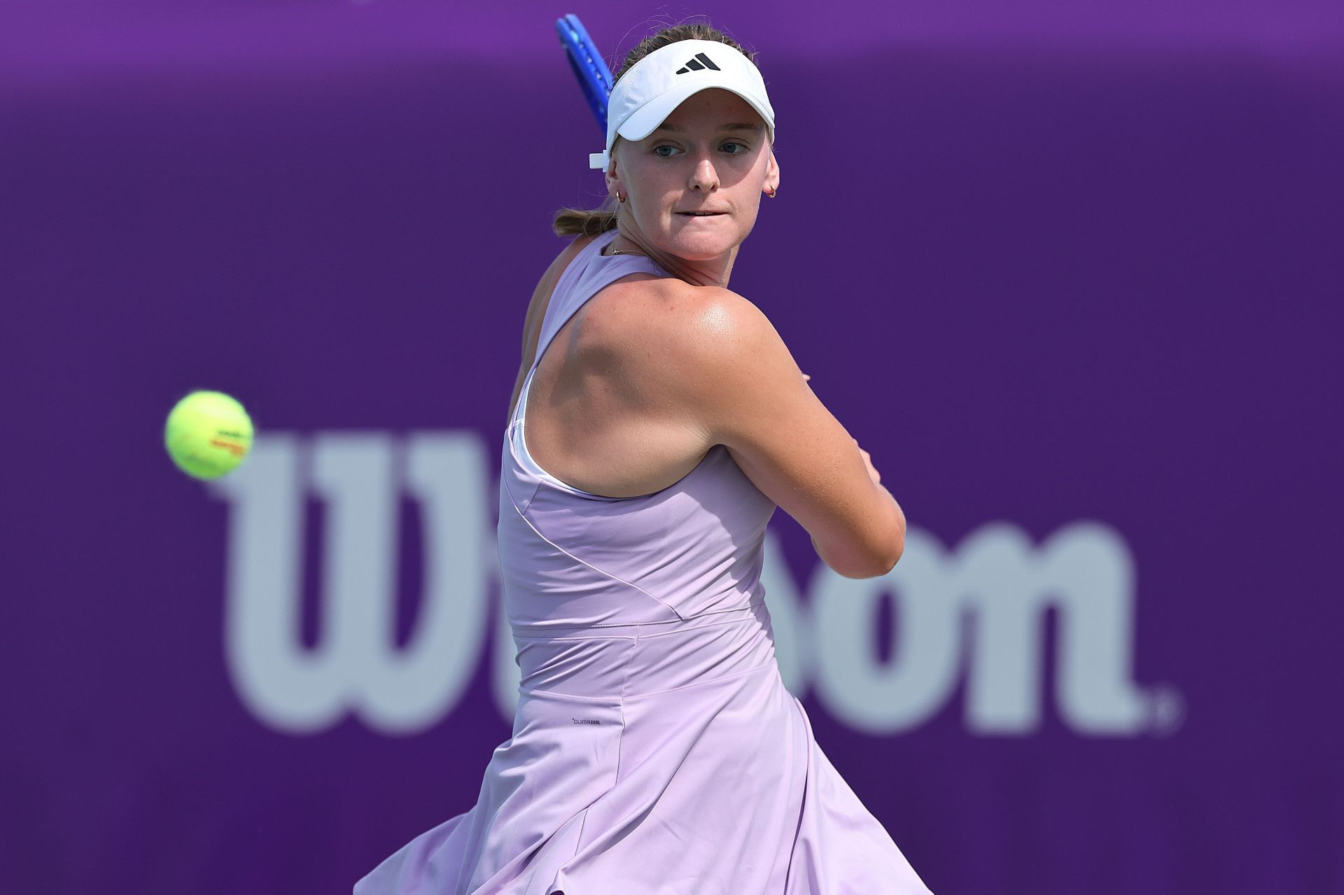 Ashlyn Krueger hits a backhand | Image Source: Getty