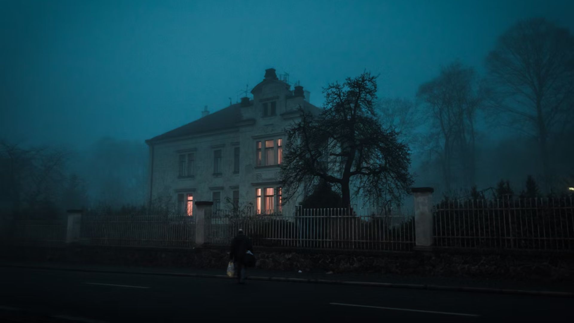 True Haunting season 1 (Image via Unsplash/ @ J&aacute;n Jakub Nani&scaron;ta)