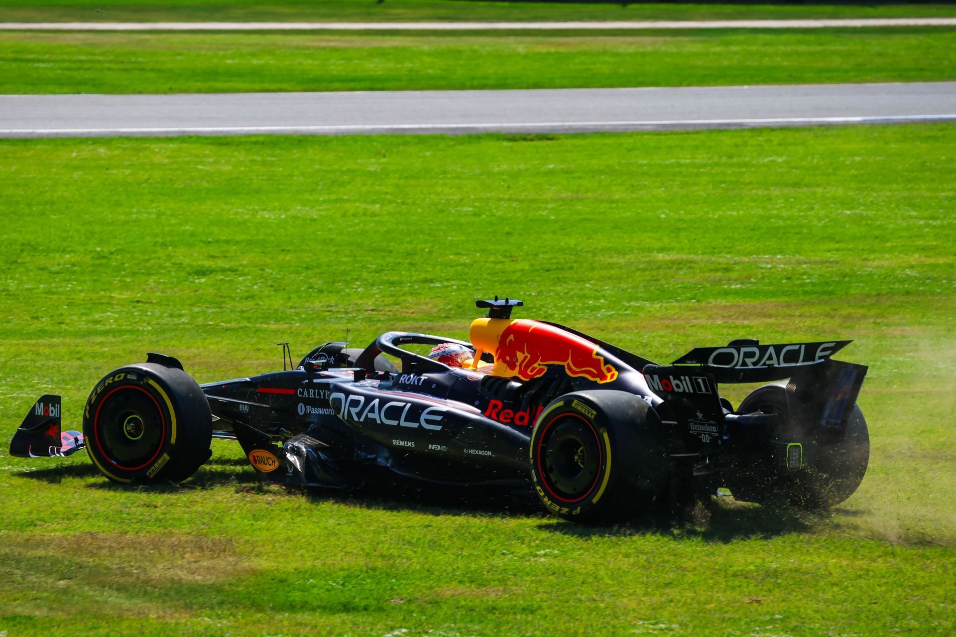 The Red Bull of Max Verstappen at the F1 Mexico Grand Prix - Source: Getty