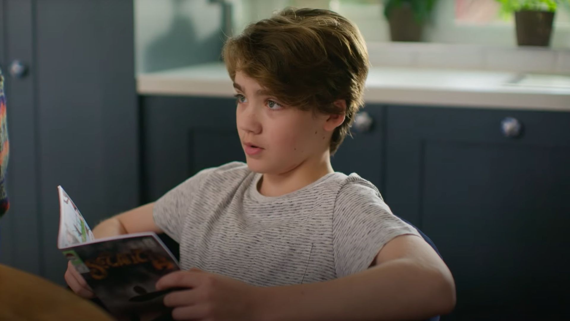 Flynn Gray in Showkids trailer (Image via YouTube/@RT&Eacute; - IRELAND&rsquo;S NATIONAL PUBLIC SERVICE MEDIA)
