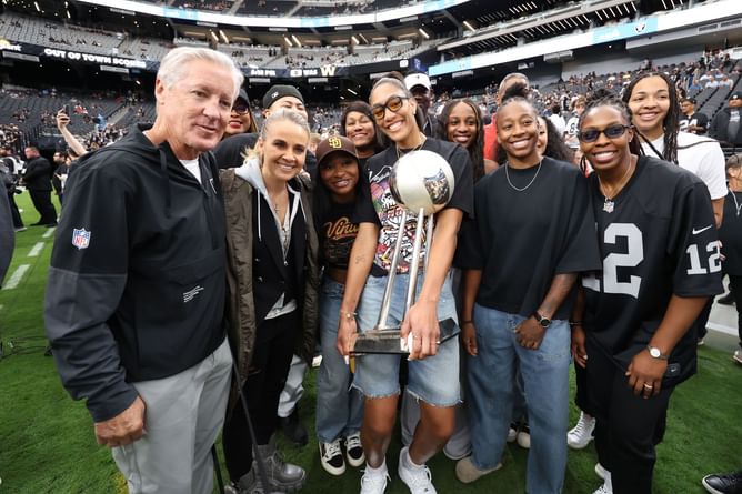 "Can Mark Davis sell this team already" - Fans thrilled as A'ja Wilson & Aces pulls up to Raiders game to inspire comeback after 1-4 season start