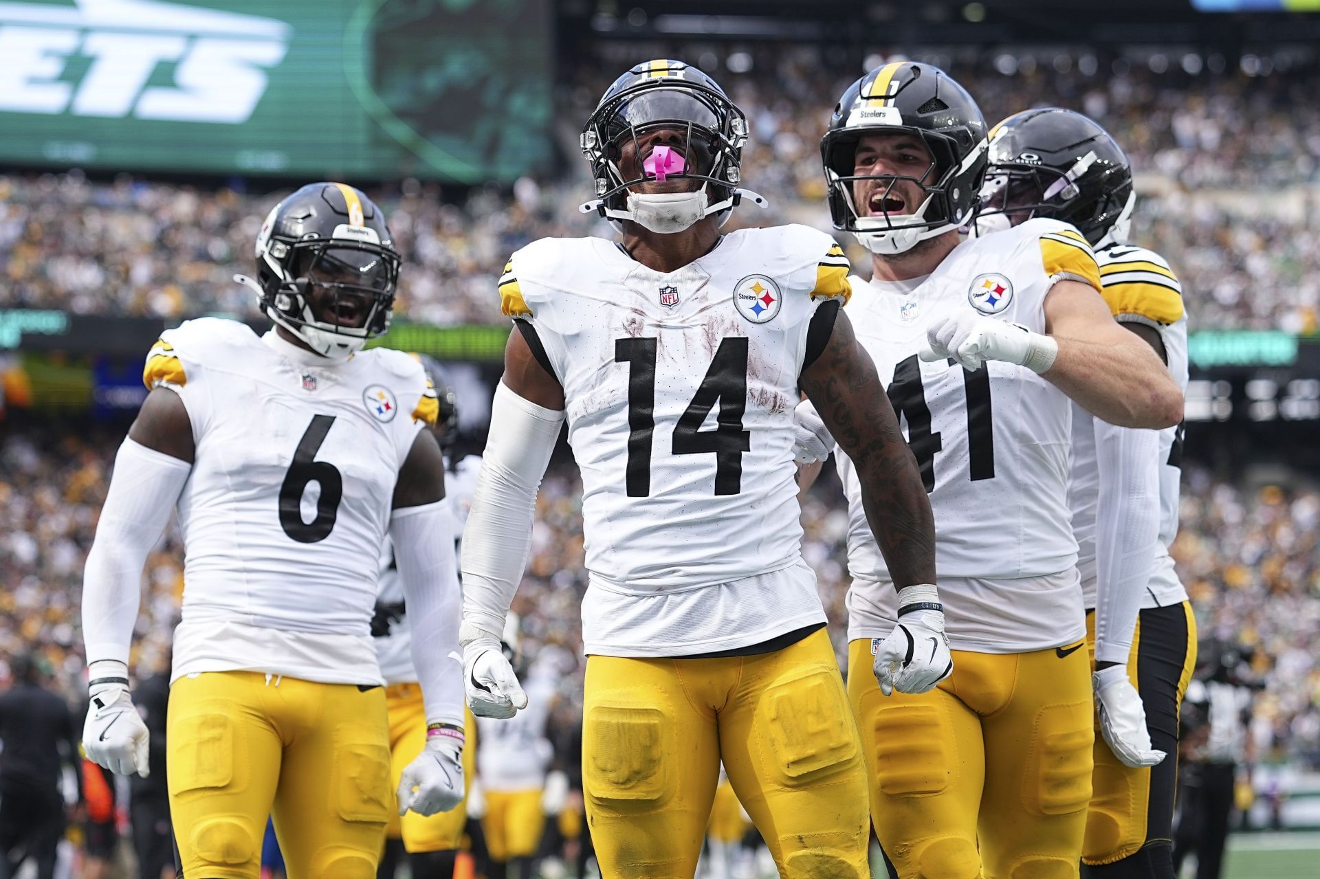 Kenneth Gainwell at Pittsburgh Steelers vs. New York Jets - NFL 2025 - Source: Getty
