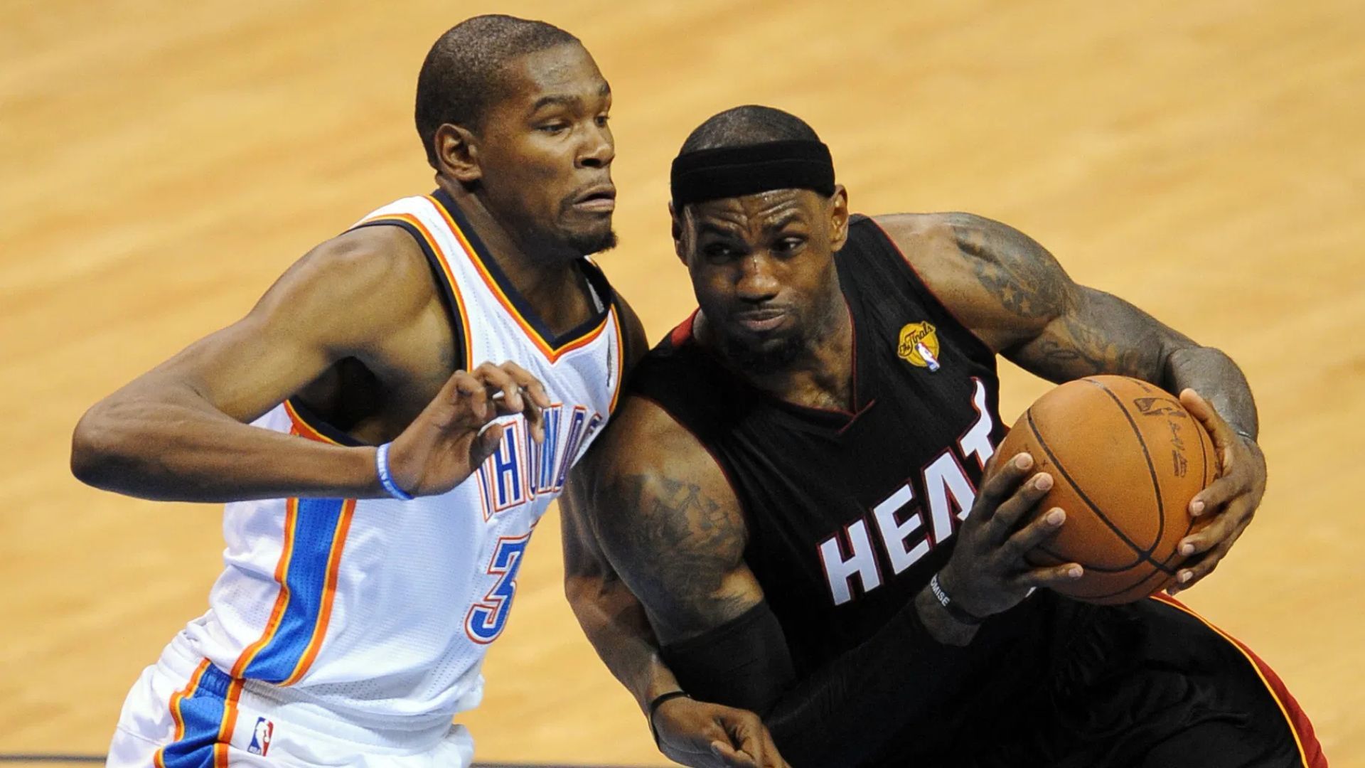 LeBron James fans go at Kevin Durant for claiming ex-Heat star was scared of his Thunder team. (Photo: IMAGN)