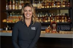 Amanda Balionis wishes ‘old fashioned week’ to her fans who celebrate the occasion