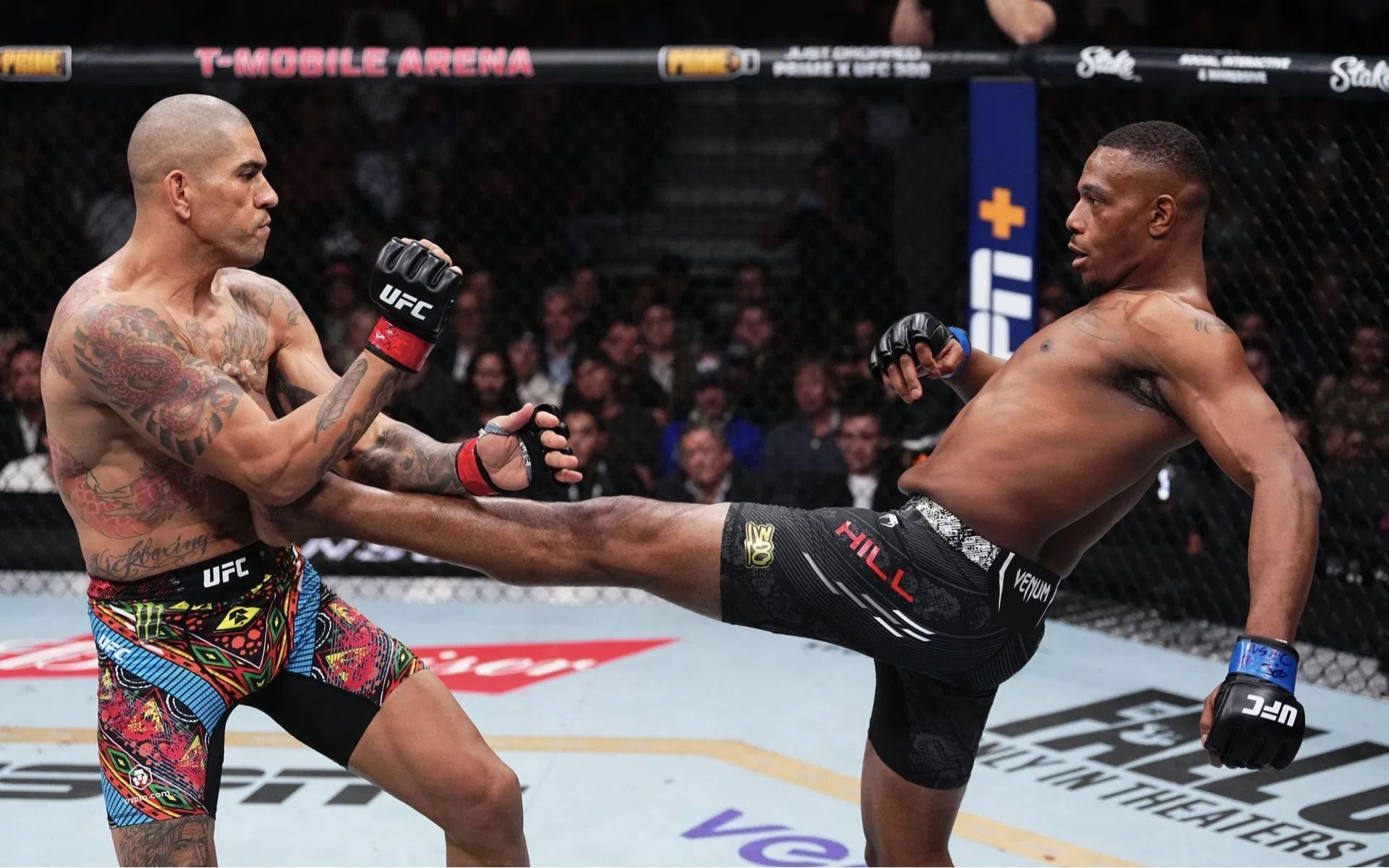Jamahal Hill (right) lauds Alex Pereira (left). [Image courtesy: Getty]