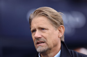 "I don’t think he’s that bad" - Peter Schmeichel believes Chelsea can win the Premier League with 27-year-old star in starting XI