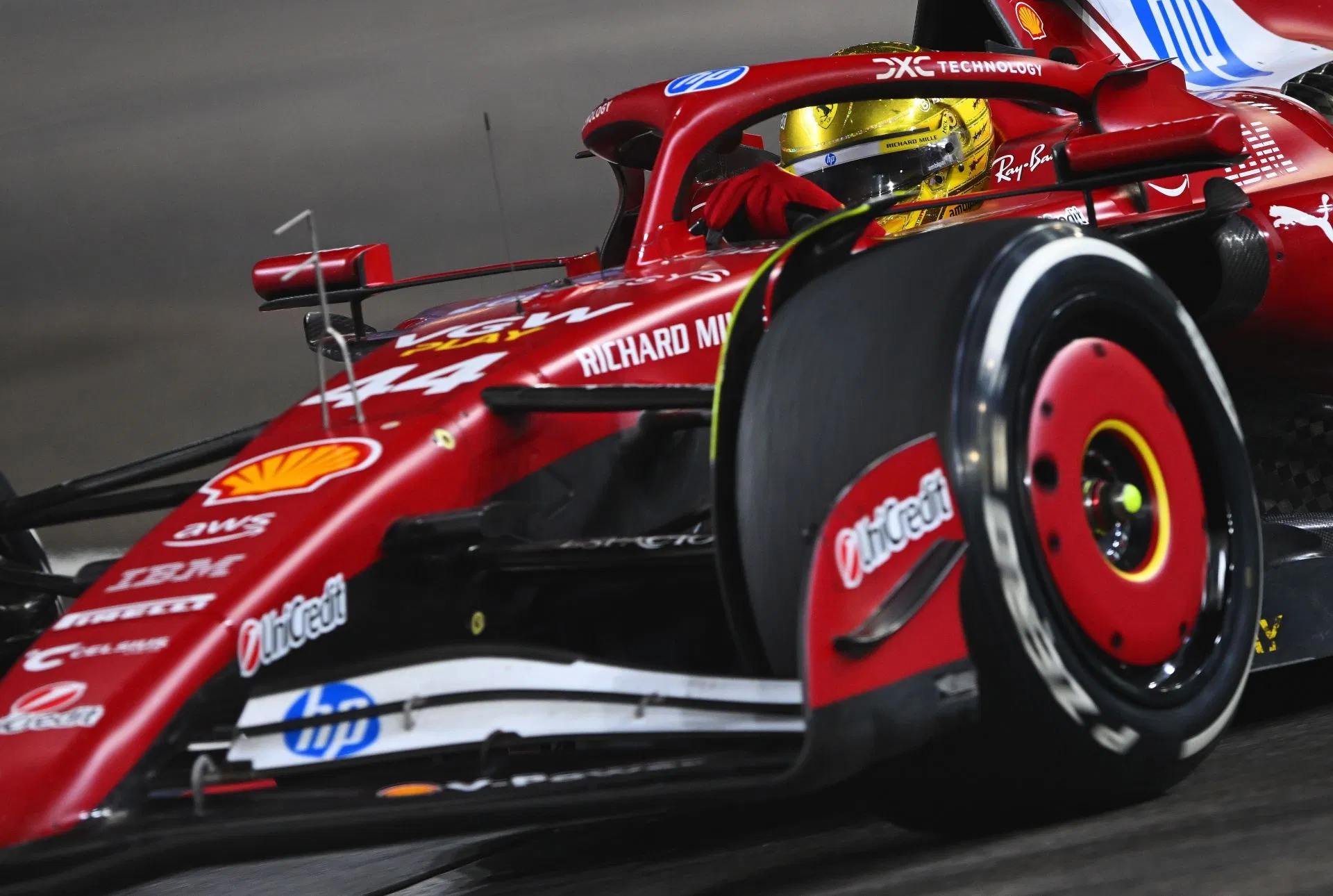 Lewis Hamilton driving the Ferrari SF-25 at the 2025 F1 Grand Prix of Singapore - Source: Getty