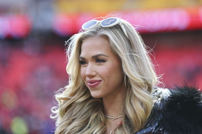 WATCH: Chiefs heiress Gracie Hunt shares her “non-negotiable” before every Kansas City game in latest IG video
