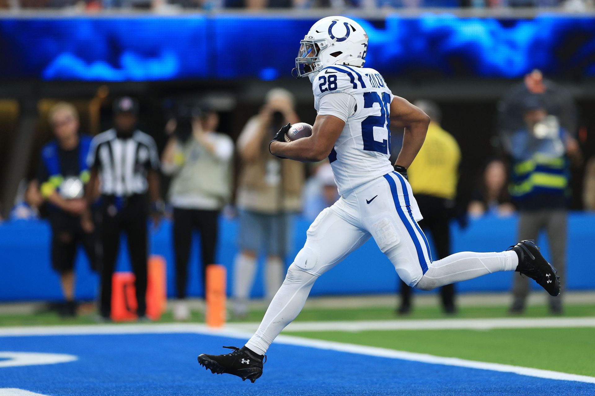 Jonathan Taylor v zápase Indianapolis Colts vs Los Angeles Chargers - Zdroj: Getty
