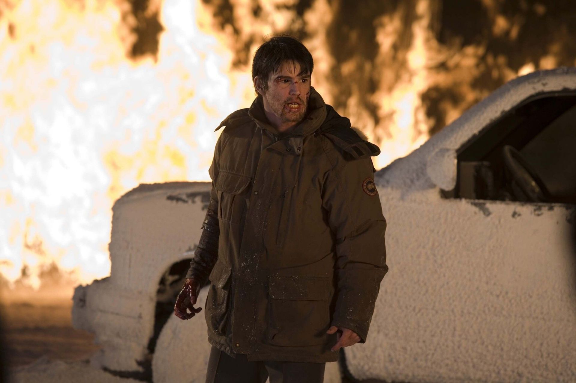 A still from 30 Days of Night (Image via Paramount+)