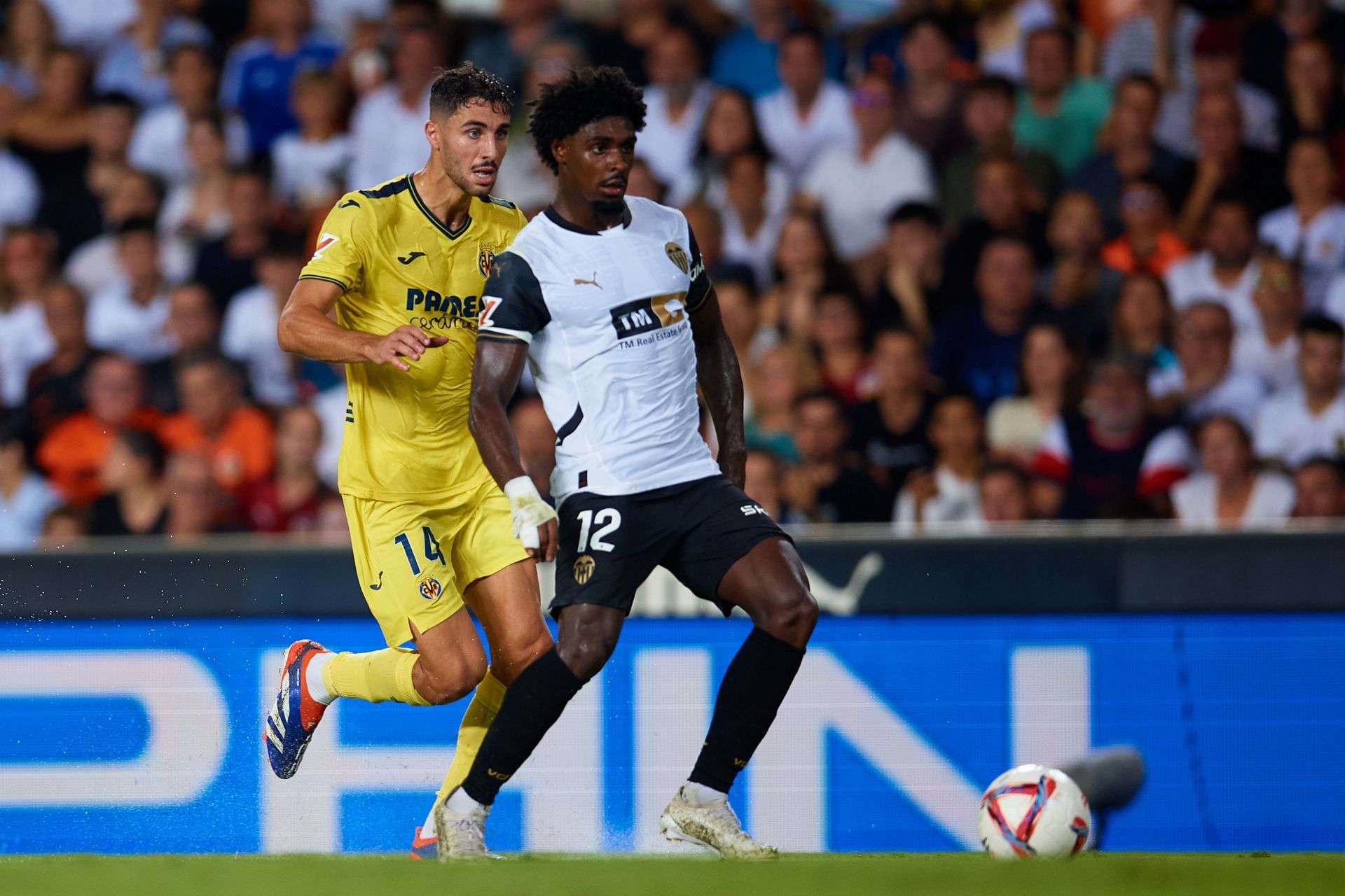 Valencia CF v Villarreal CF - La Liga EA Sports - Source: Getty
