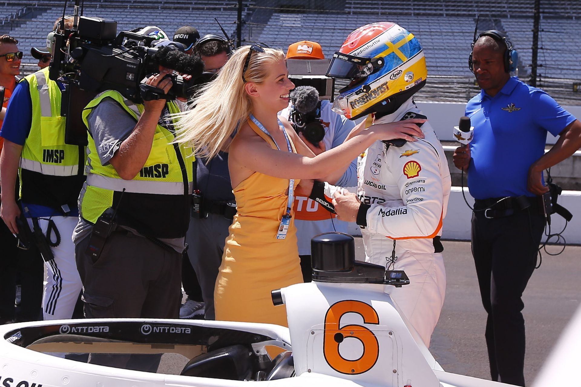 IndyCar veteran and his wife expecting first child