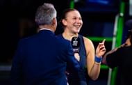 Amanda Anisimova (right) during her post-match, on-court interview after defeating Iga Swiatek (not in picture) at the 2025 WTA Finals (Source: Getty)