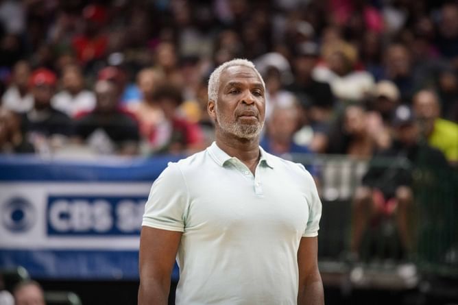 Charles Oakley Takes Aim at Horace Grant as He Defends Scottie Pippen in Lingering Michael Jordan