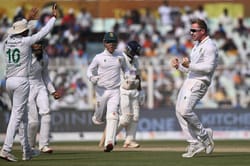 Rishabh Pant falls for 13 to Simon Harmer as Aiden Markram takes another catch in IND vs SA 2025 2nd Test [Watch]