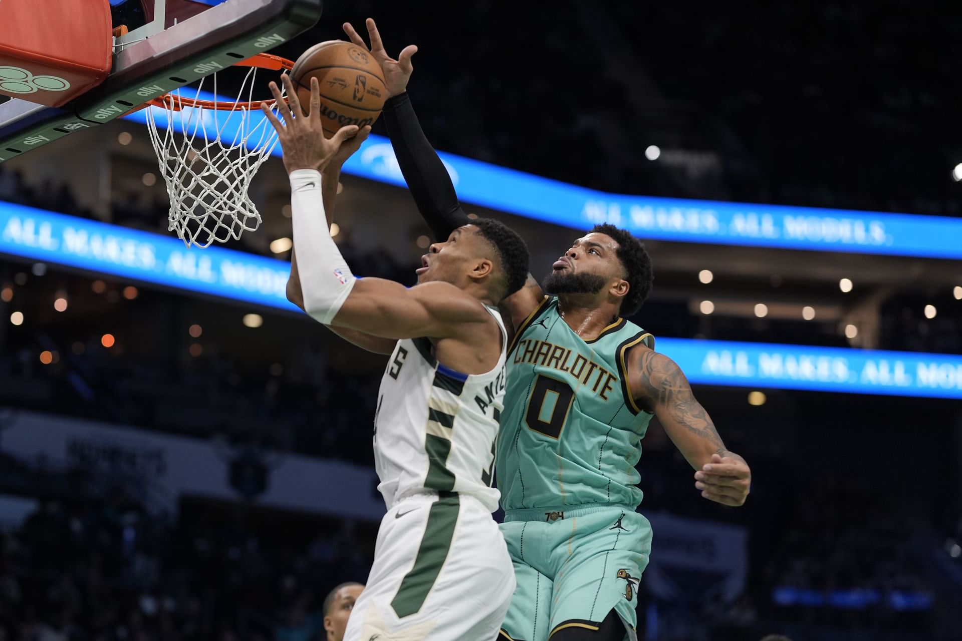 NBA: Milwaukee Bucks at Charlotte Hornets - Source: Imagn