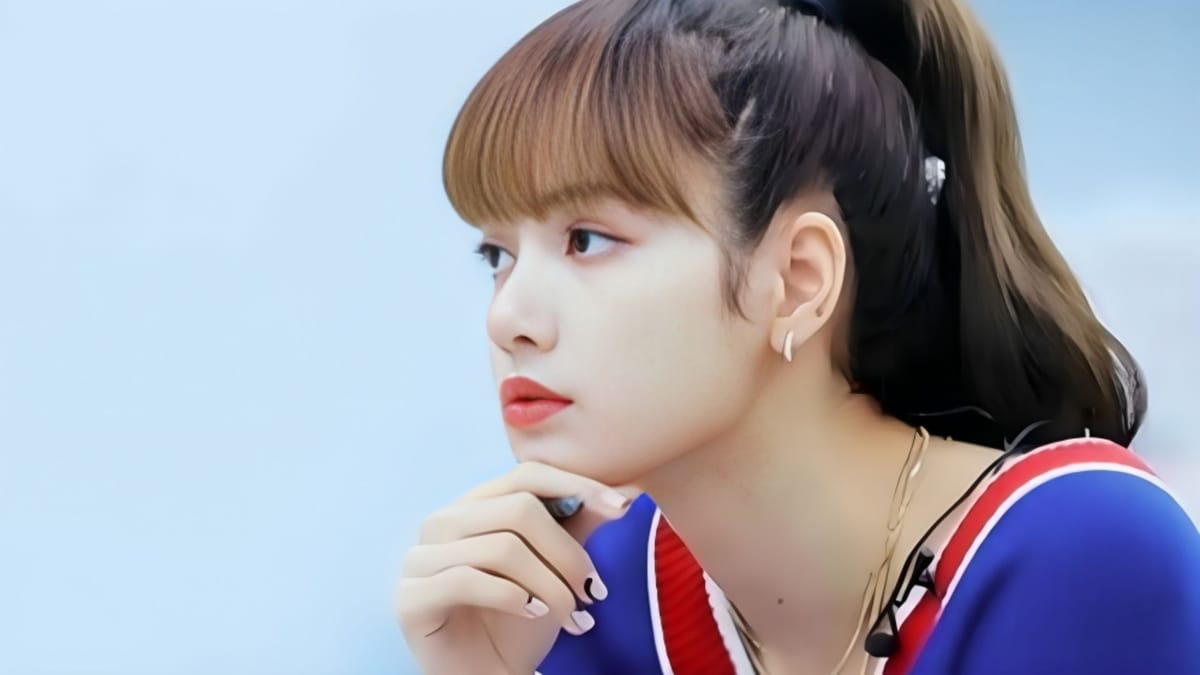 "She's iconic" - Fans react as BLACKPINK's Lisa’s “Did it work?” Legs