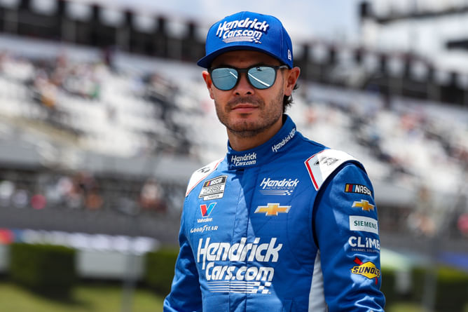 Kyle Larson admits he doubted the “desperate” pit call that clinched his NASCAR title