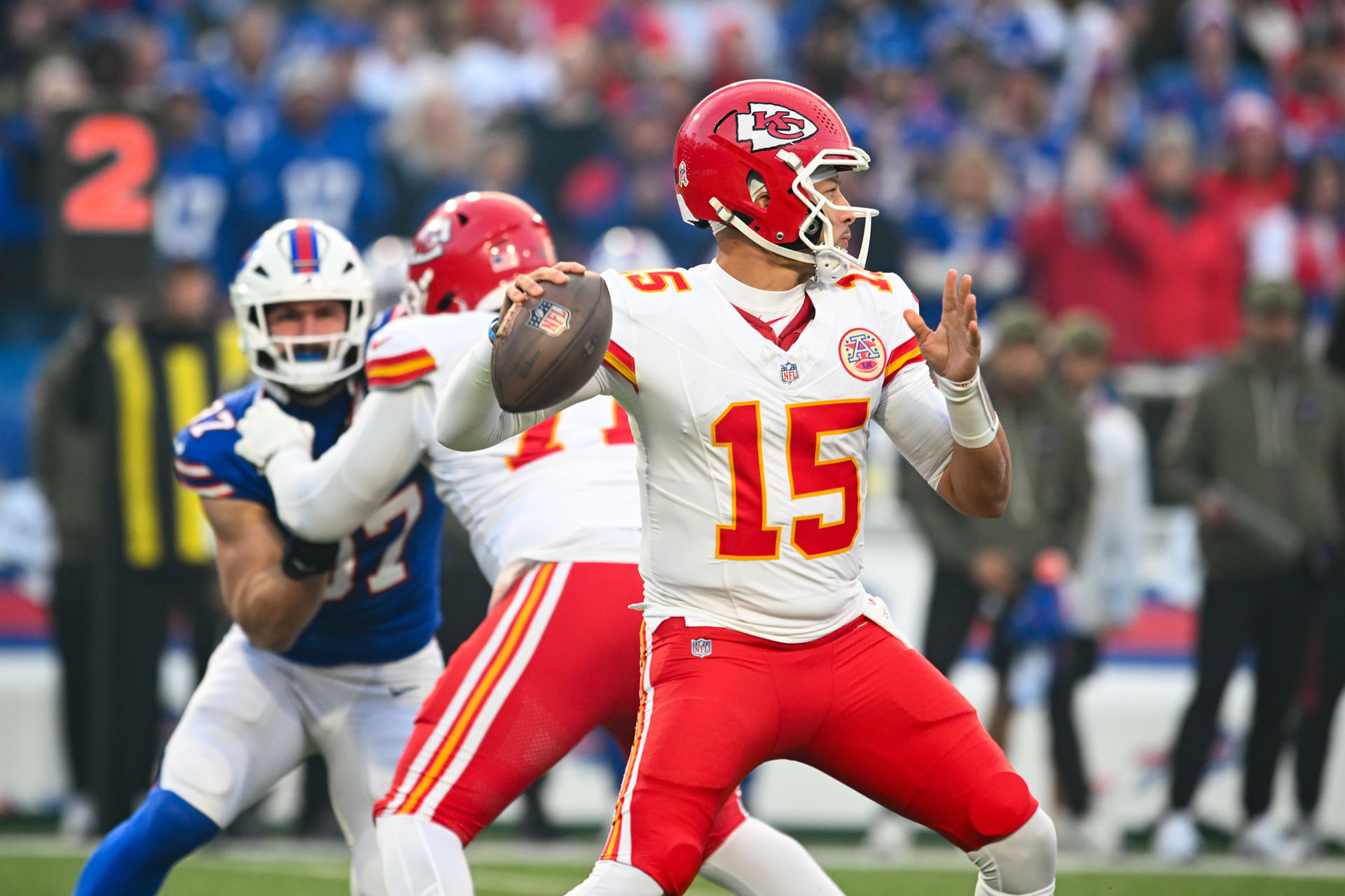 Image for “Vegas loves the Chiefs”: NFL fans call out referees as Bills’ sack on Patrick Mahomes gets erased by holding call