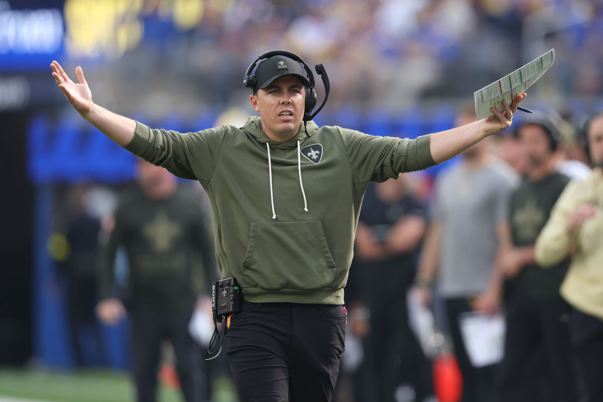 "Kellen Moore experiment is over": Fans call for Saints HC to be fired over questionable play calling in crushing loss to Rams