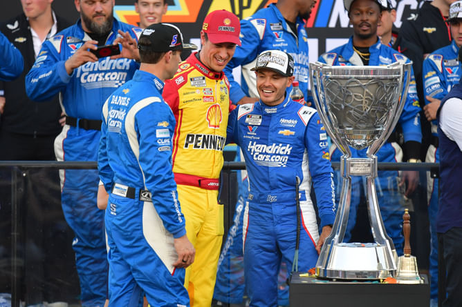 “They show up when it matters”: Joey Logano tips his hat to Kyle Larson after clutch championship triumph in Phoenix