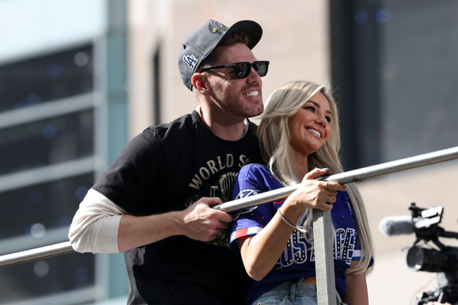 Mookie Betts, Blake Snell's wives react as Freddie Freeman's wife Chelsea turns up the glamor in lacy black dress