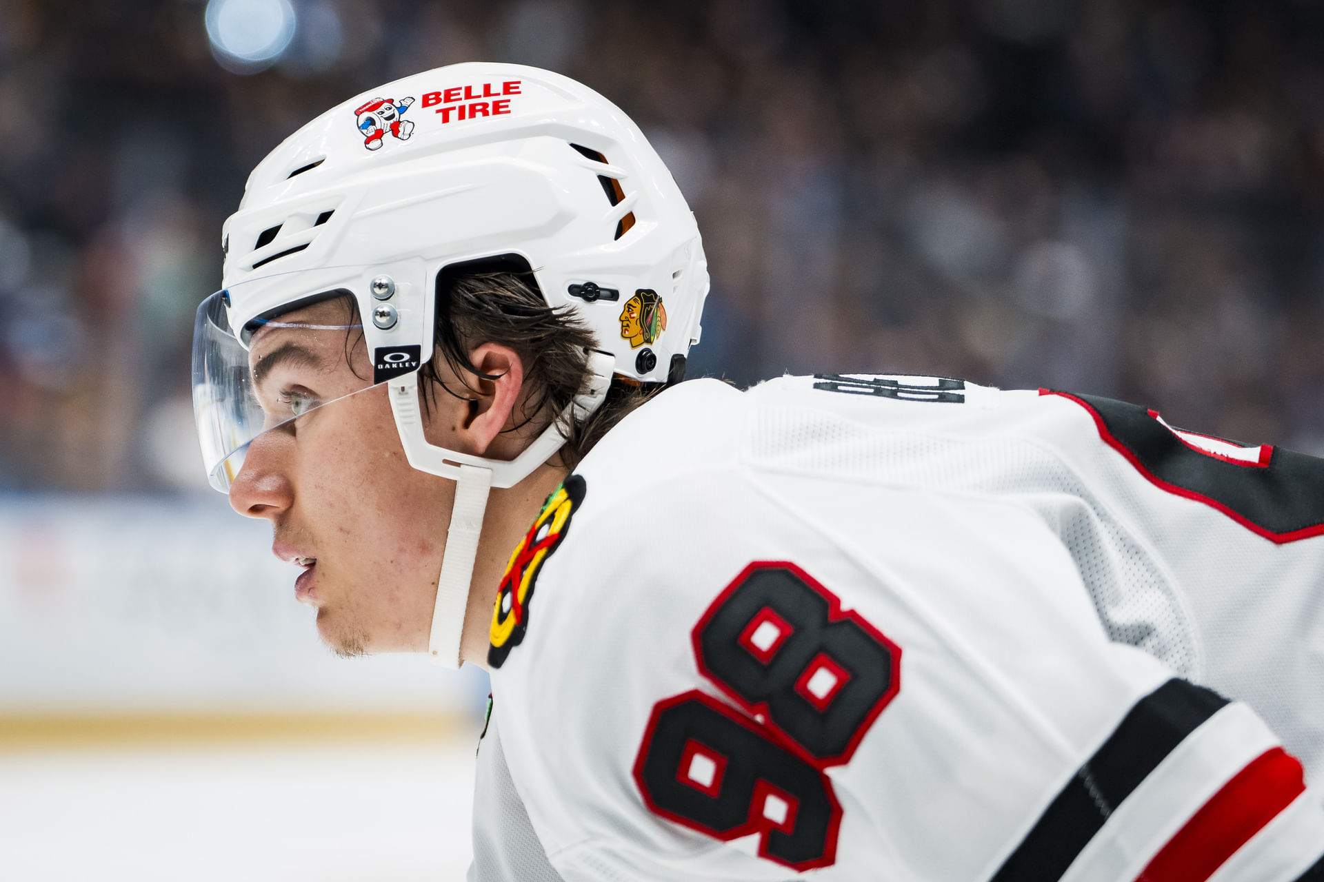 Connor Bedard credits teammates for making game easy after 4-point performance in win over Flames