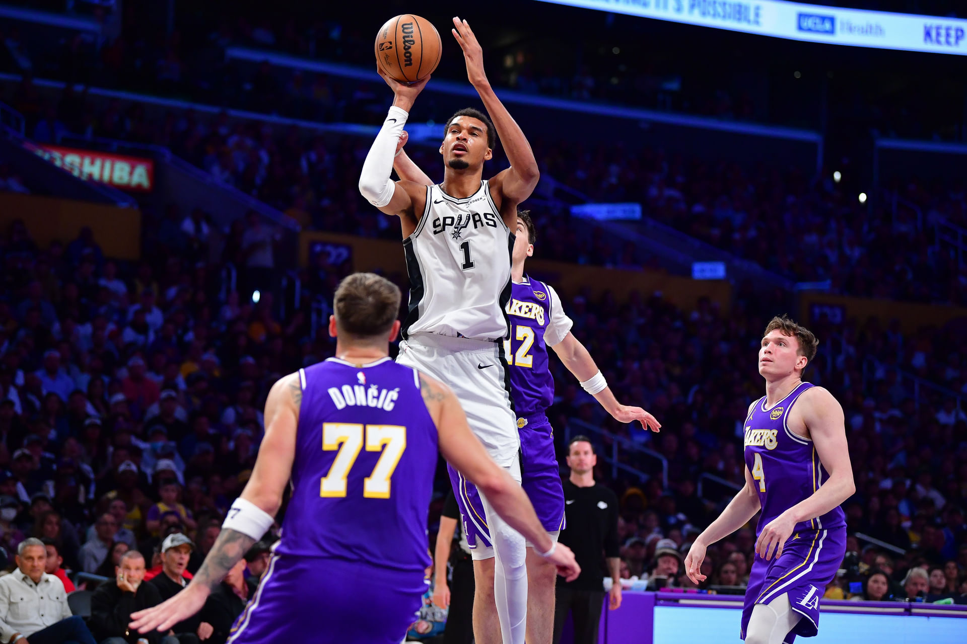 NBA: San Antonio Spurs at Los Angeles Lakers - Source: Imagn