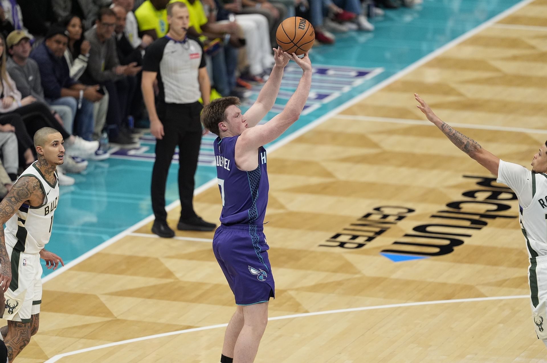 Kon Knueppel #7 in action during Milwaukee Bucks at Charlotte Hornets (Image Source: Imagn)