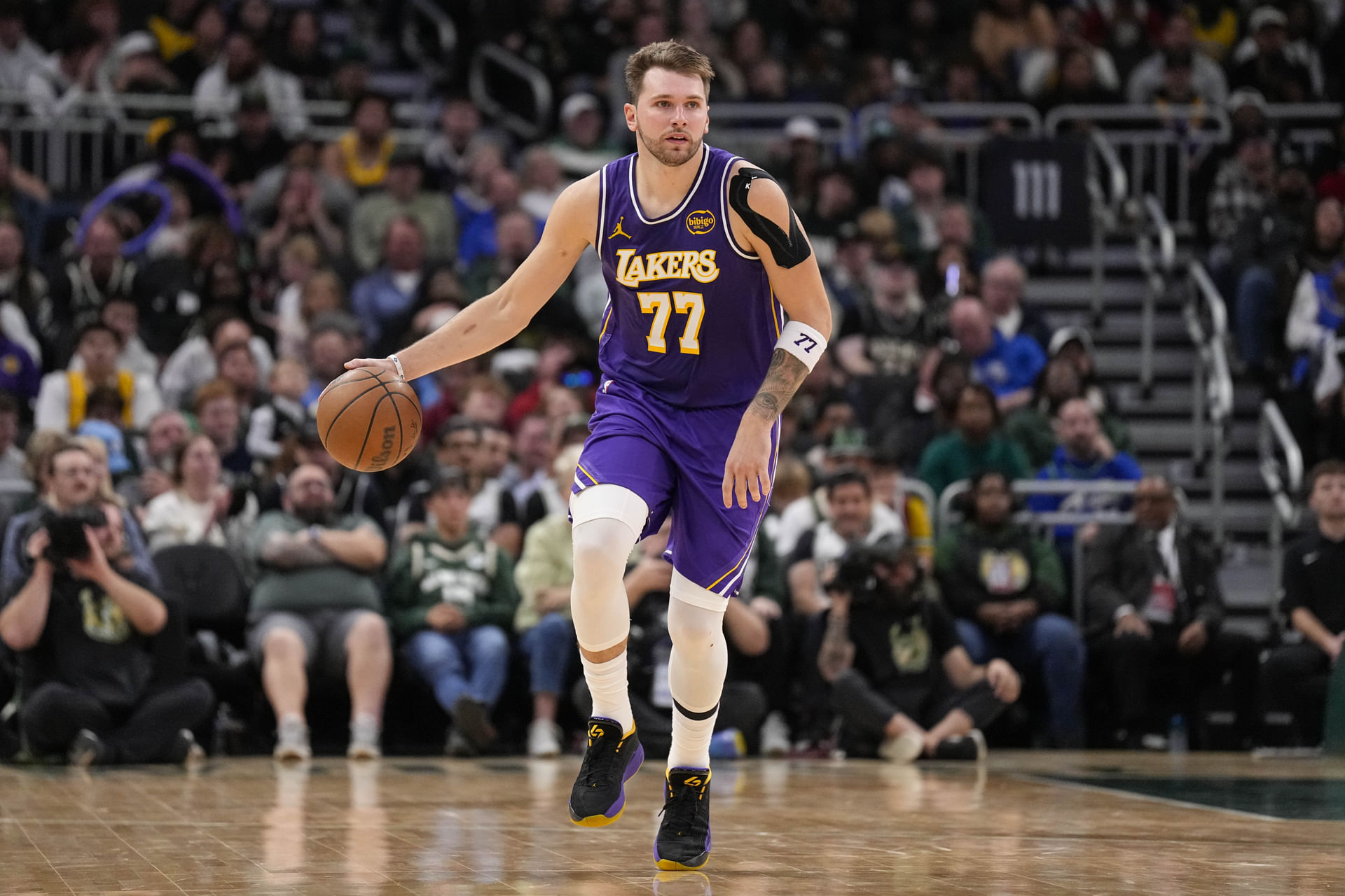 NBA Fans Go Wild as Luka Doncic Nails One-Handed Full Court Shot at Lakers Practice