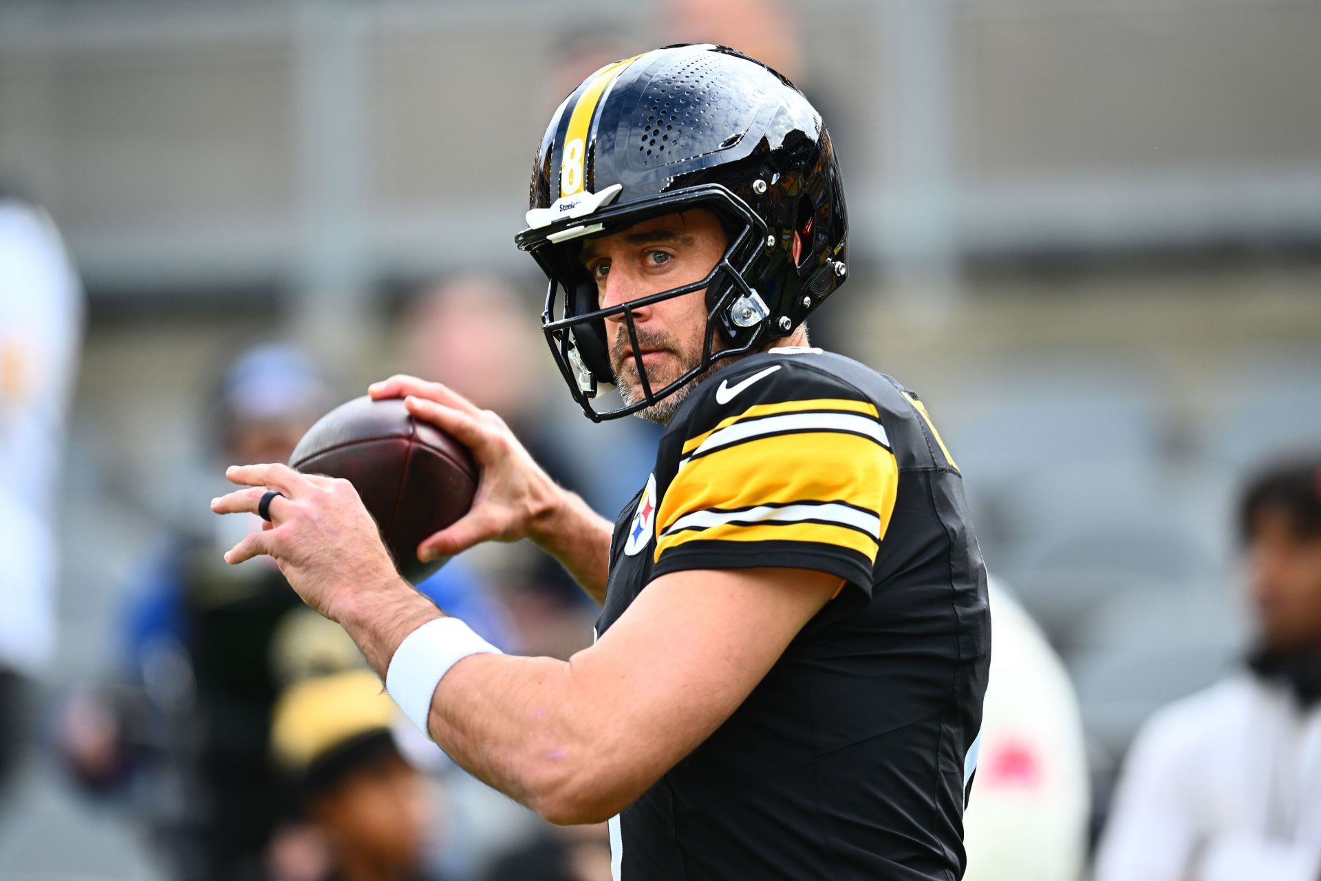 Shocking: Steelers legend Terry Bradshaw calls on the NFL to investigate Brad Rogers' refereeing team at SoFi Stadium after a series of unfair calls against the Steelers in the game against the Chargers and the subsequent actions of Steelers owner Art Rooney II forced the NFL Commissioner himself to call an emergency meeting at midnight....kimhue