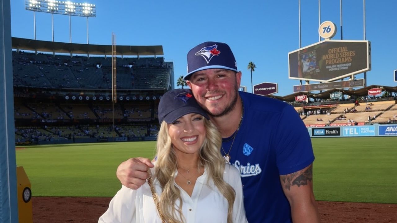 Ty France&rsquo;s wife Maggie drops 4-word message as Blue Jays 1B wins first-career Gold Glove Award. Credit: Maggie/Instagram