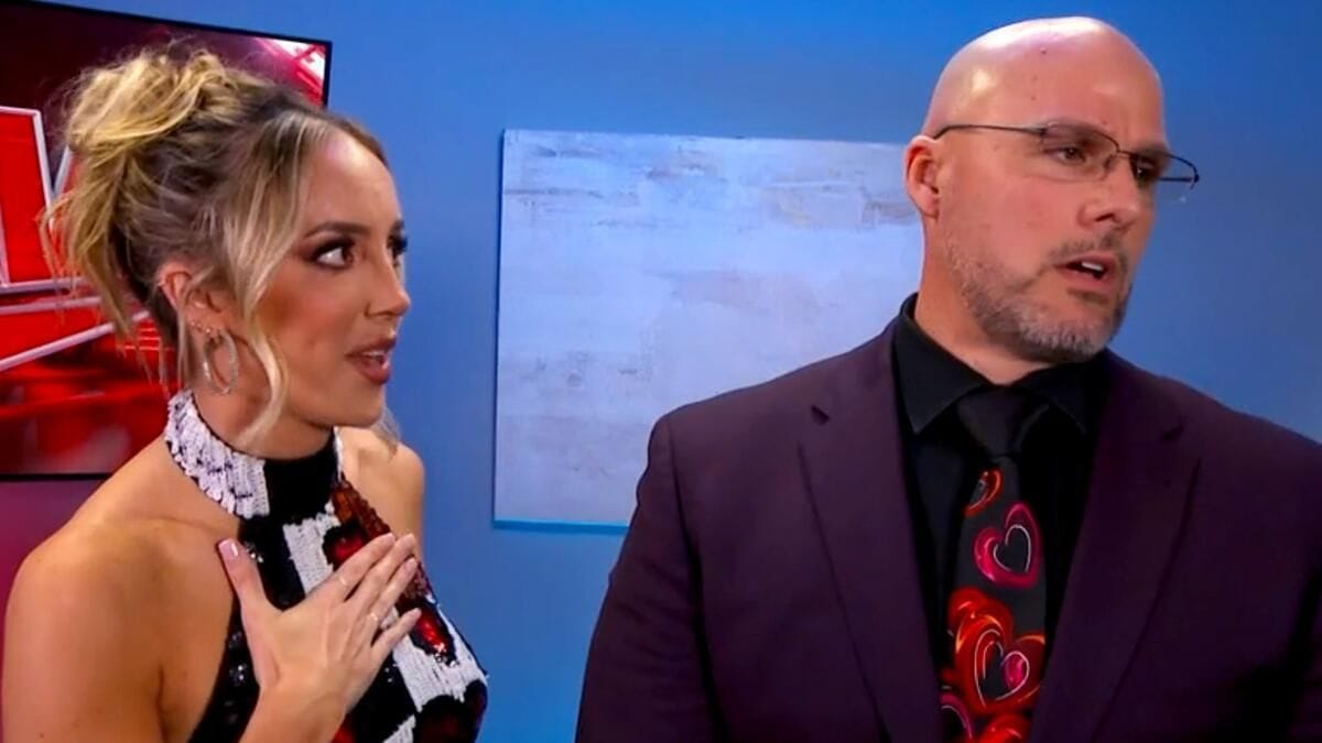 Chelsea Green and Adam Pearce backstage (Picture courtesy: WWE.com)