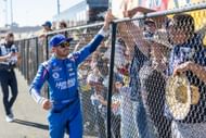 Kyle Larson with fans before the 2021 NASCAR Cup Series Toyota/Save Mart 350. Source: Getty
