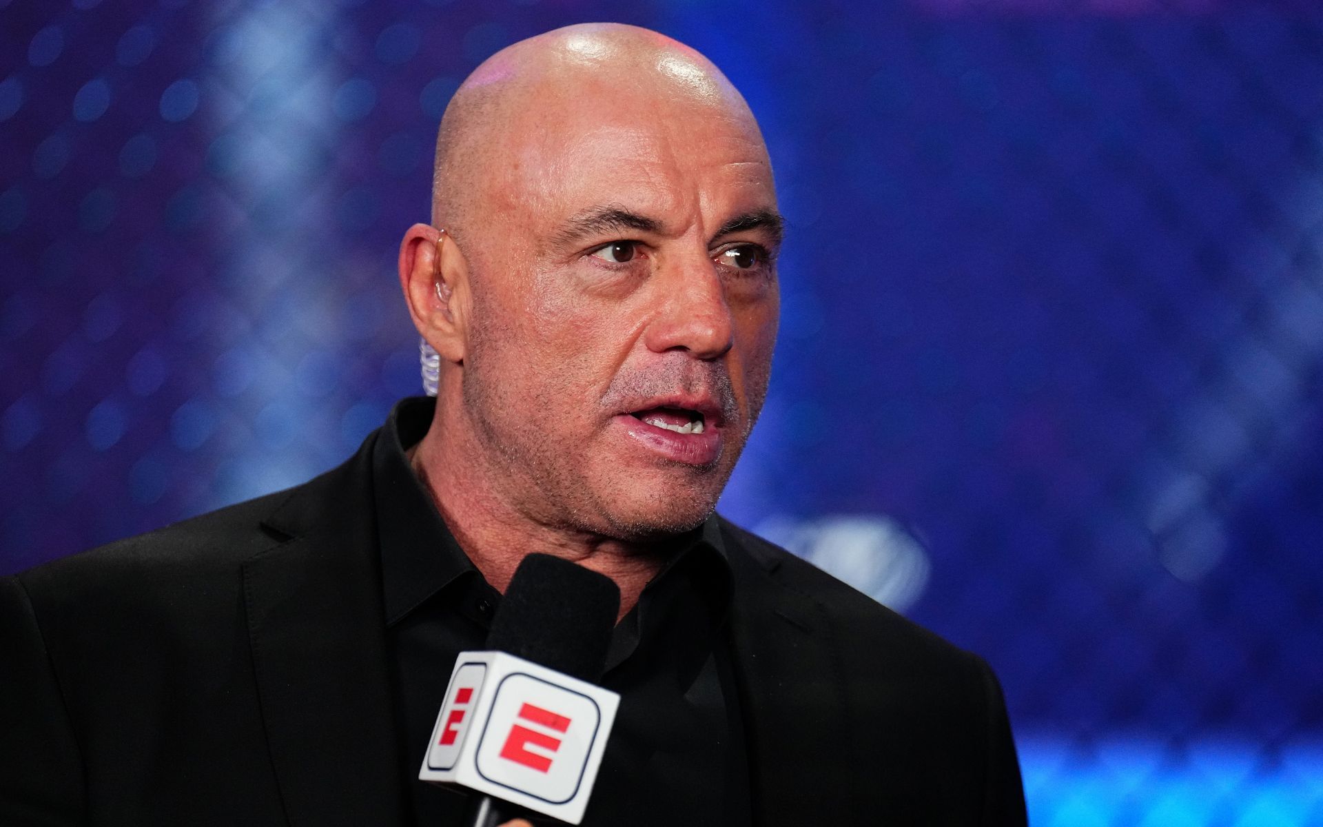 Joe Rogan talks betting on UFC fights. [Image courtesy: Getty]