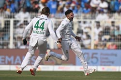 Keshav Maharaj gets 2 wickets in 5 balls as hosts lose IND vs SA 2025 2nd Test by 408 runs