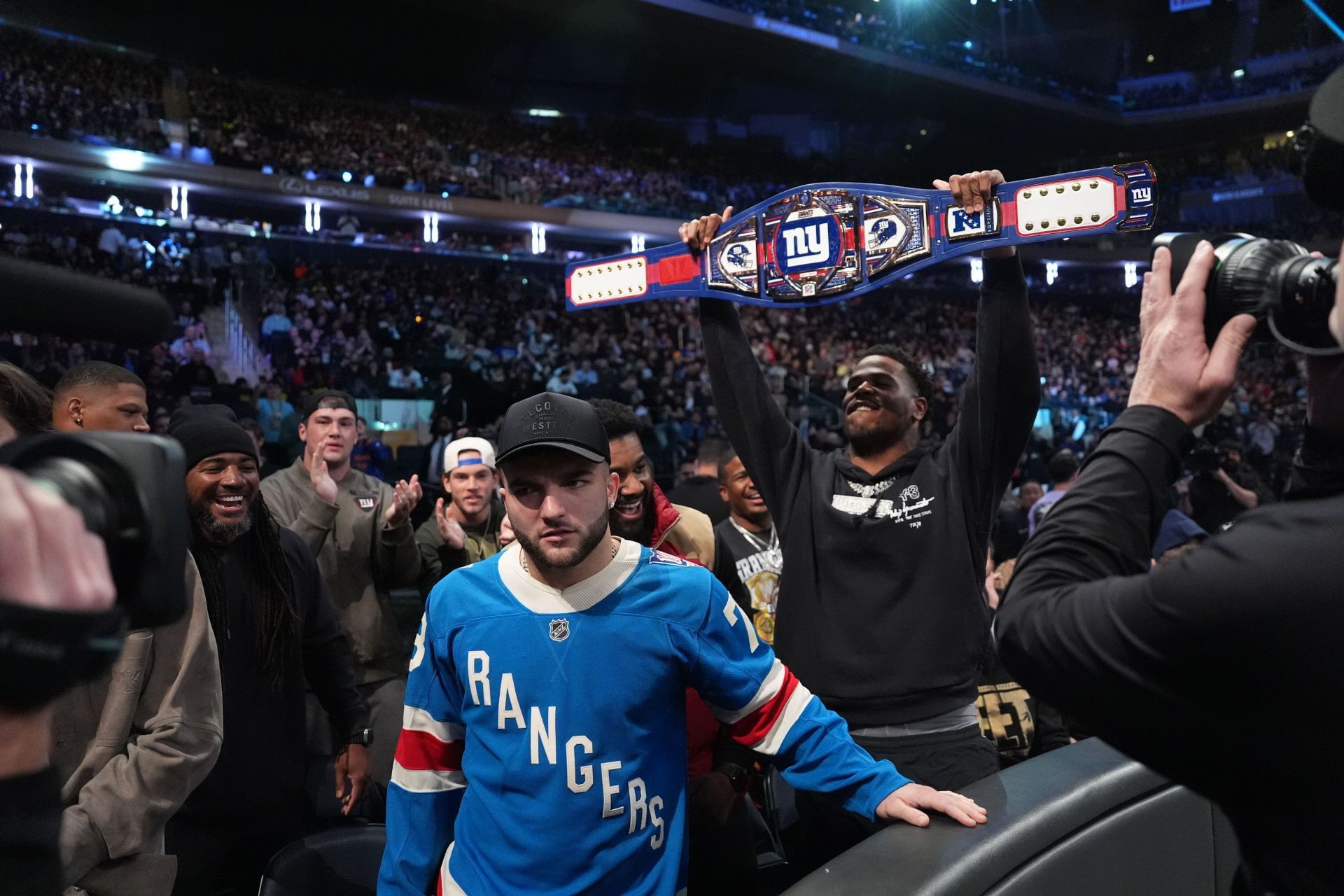 Super Bowl champion criticizes Cam Skattebo for attending WWE RAW during Giants injury rehab