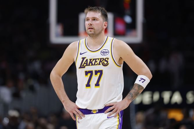 "Trying so hard to be that guy": Lakers Legend Takes Another Shot At Luka Doncic After Ugly Thunder Meltdown