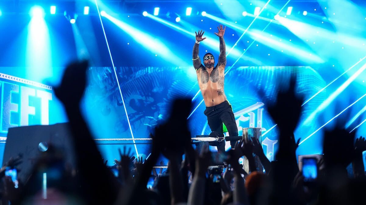 Jey Uso making his entrance