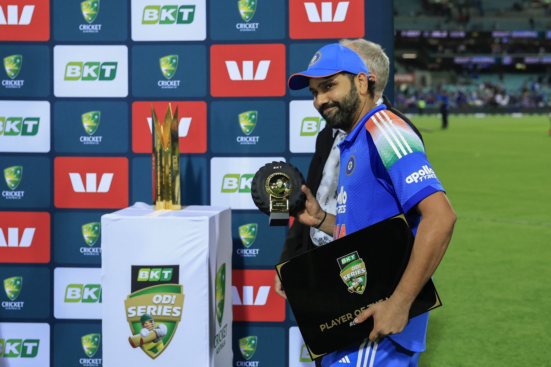 “Isme pata hai mereko kya hai” “Isme pata hai mereko kya hai”