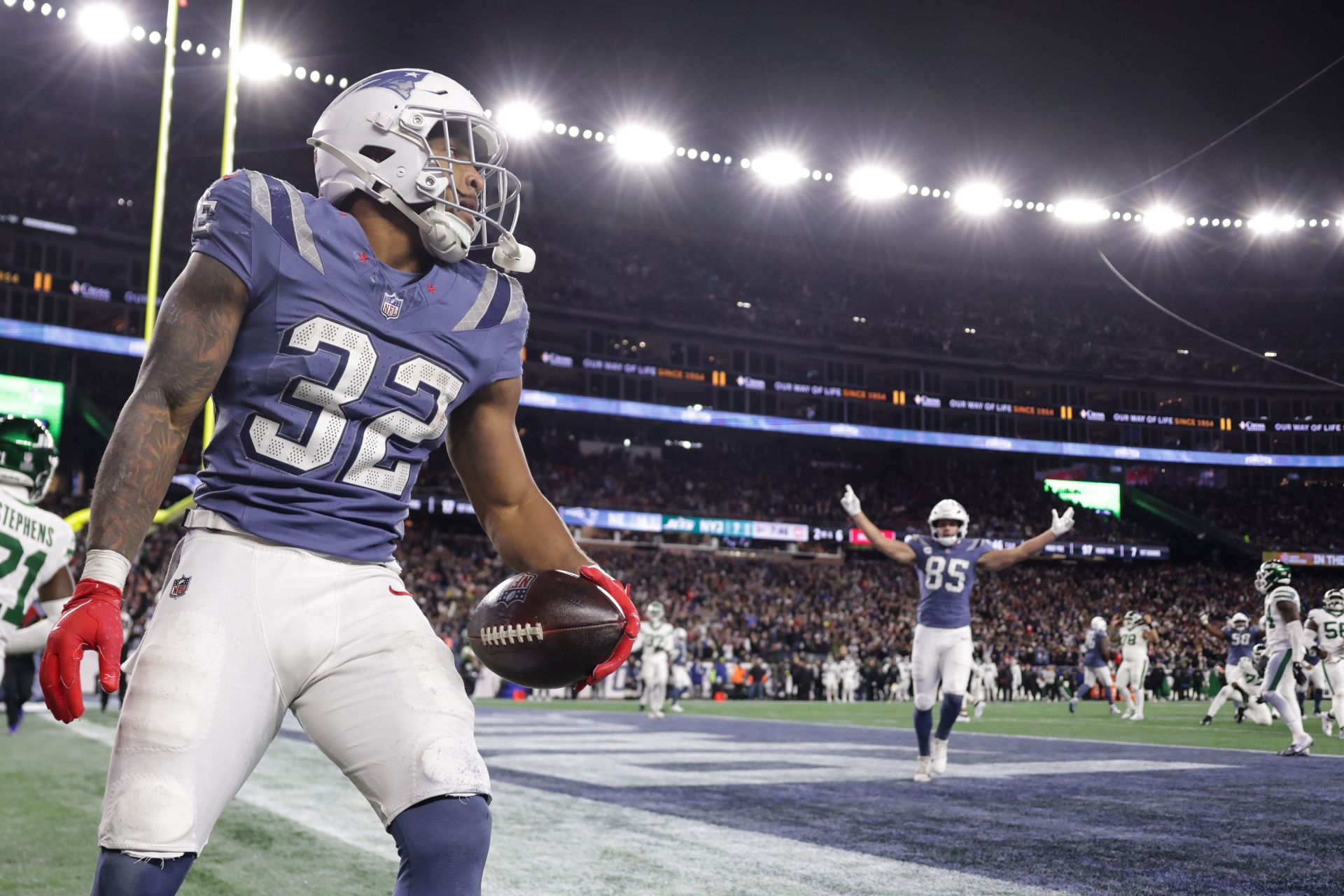 TreVeyon Henderson na zápase New York Jets proti New England Patriots – NFL 2025 – Zdroj: Getty