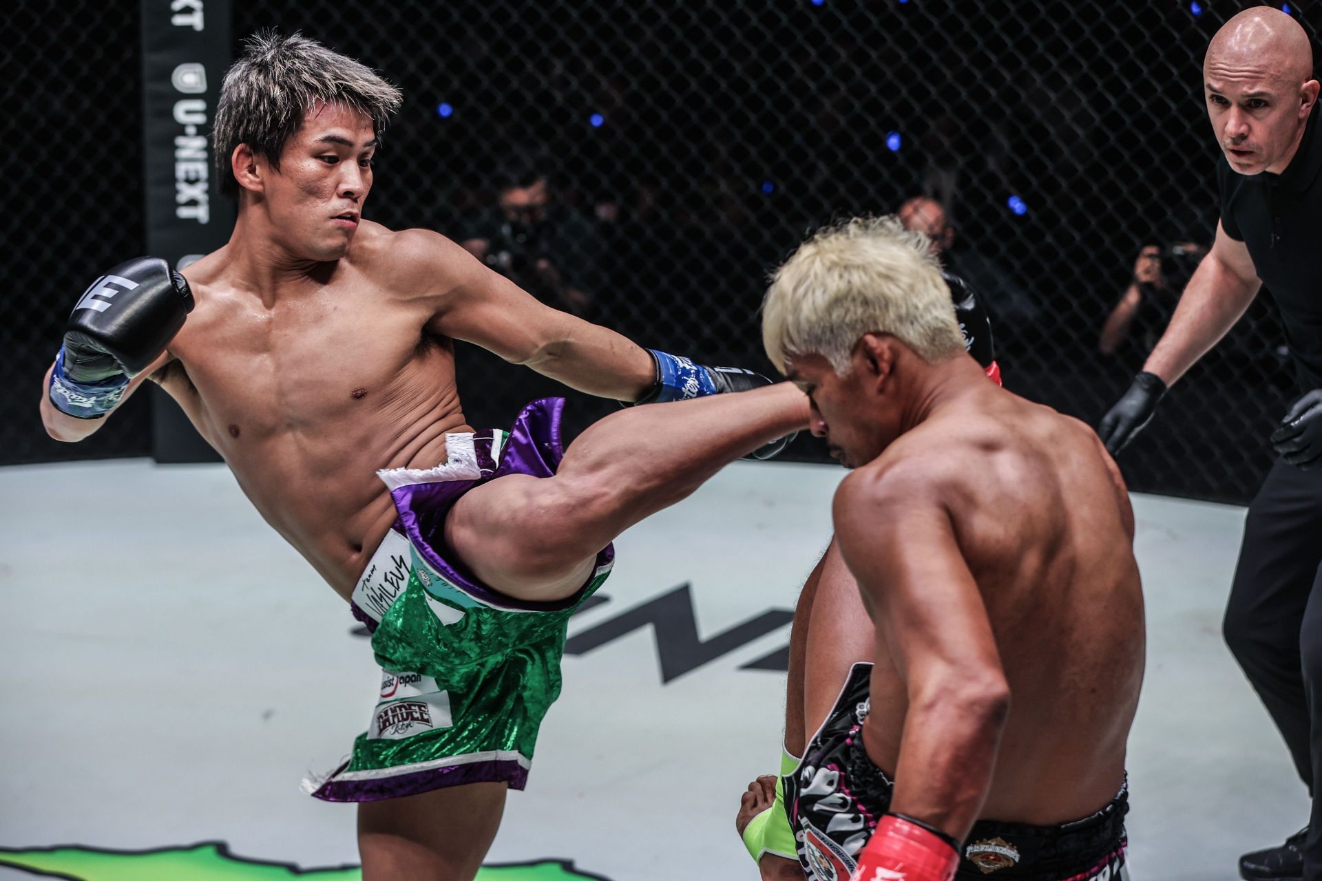 Yuki Yoza (L) vs Superlek | Photo credit: ONE Championship