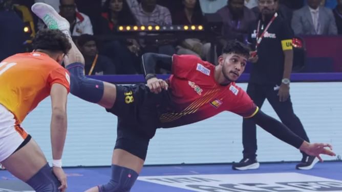Bengaluru Bulls' raider Aashish Malik reveals his favorite cricketer after Pro Kabaddi 2025