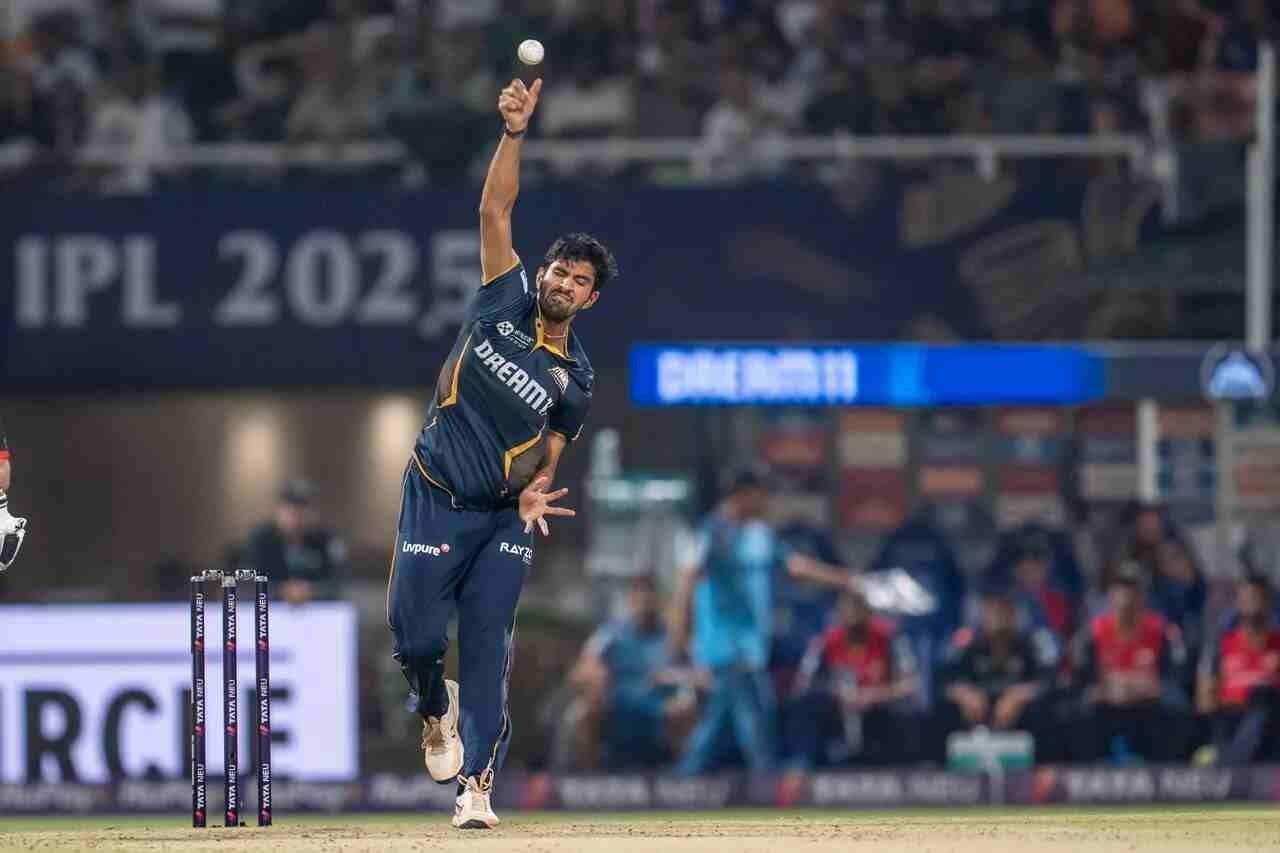 Washington Sundar played for the Gujarat Titans in IPL 2025. [P/C: iplt20.com]