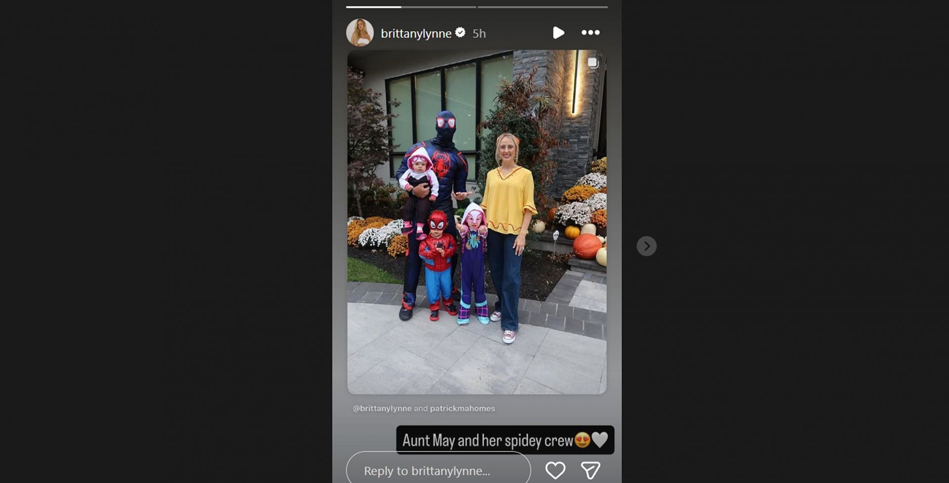 Patrick Mahomes and Brittany with their kids as Spidey crew for Halloween/@brittanylynne