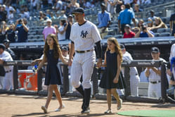 "Proud of your vulnerability dadda" - Alex Rodriguez's daughter Ella gets emotional over Yankees icon's unfiltered take on his "complex life"