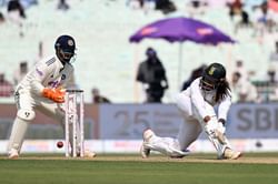 Tony de Zorzi walks out frustrated after getting out to Ravindra Jadeja on 49 in IND vs SA 2025 2nd Test [Watch]
