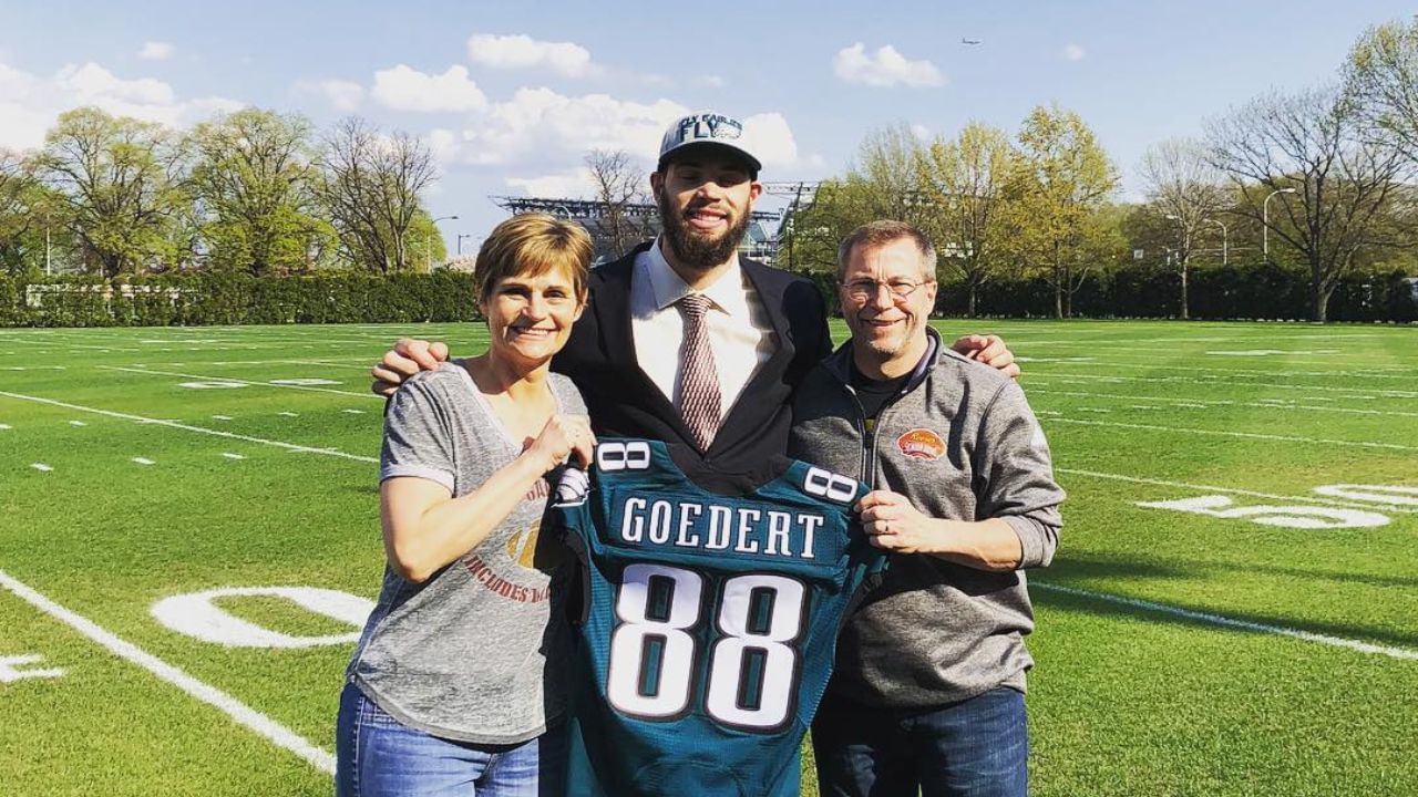 Dallas Goedert Parents
